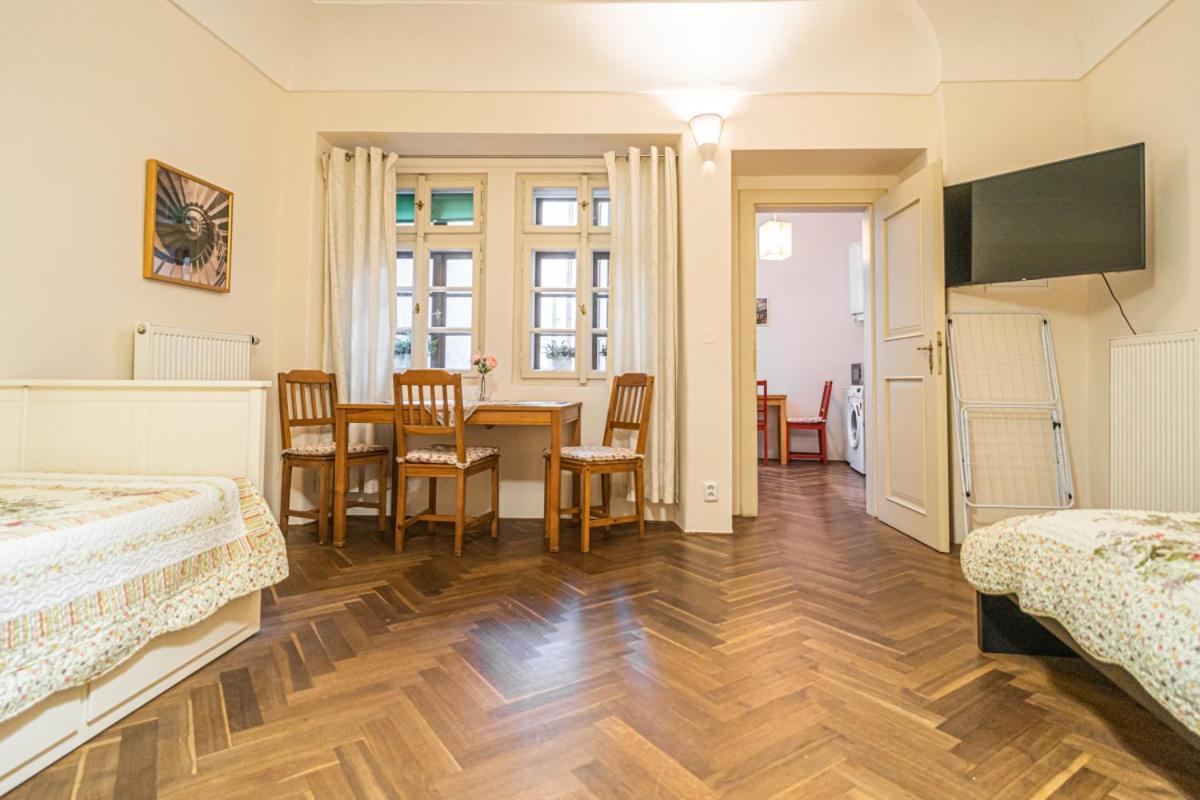 Apartamento Stylish Studio At Lesser Town, Charles Bridge 3min By Walk