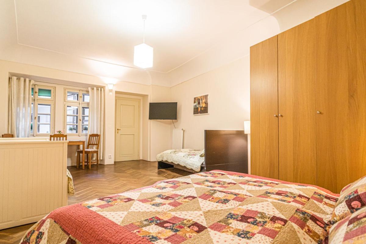 Stylish Studio At Lesser Town, Charles Bridge 3min By Walk Apartamento *