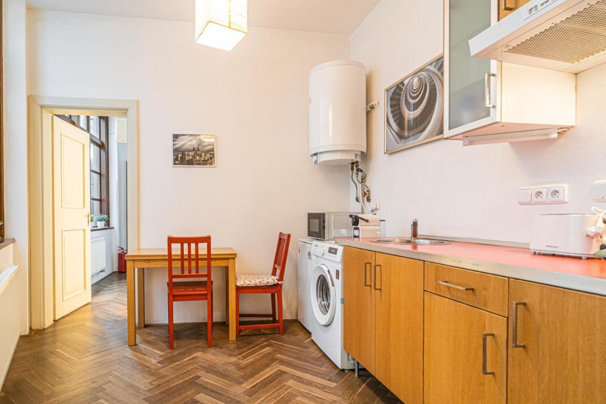 Apartamento Stylish Studio At Lesser Town, Charles Bridge 3min By Walk *